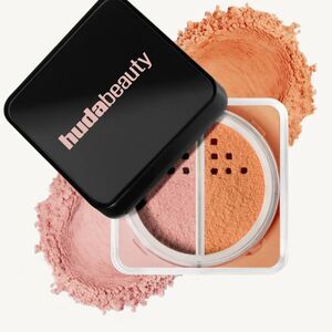 Huda Beauty EASY BAKE DUO LOOSE POWDER
No puff